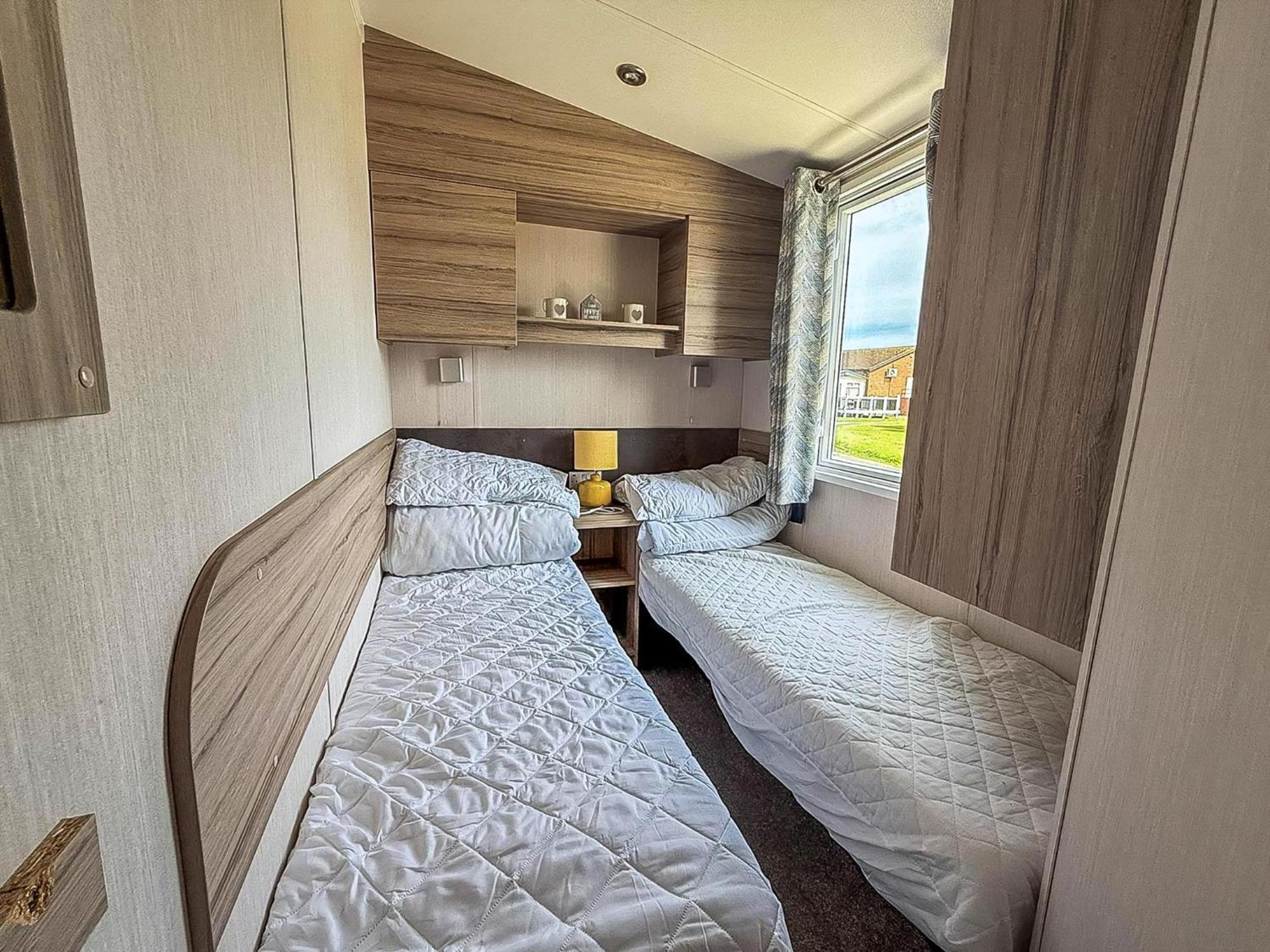 6 Berth Caravan With Decking At Sunnydale Holiday Park Ref 35243Kg لاوث المظهر الخارجي الصورة