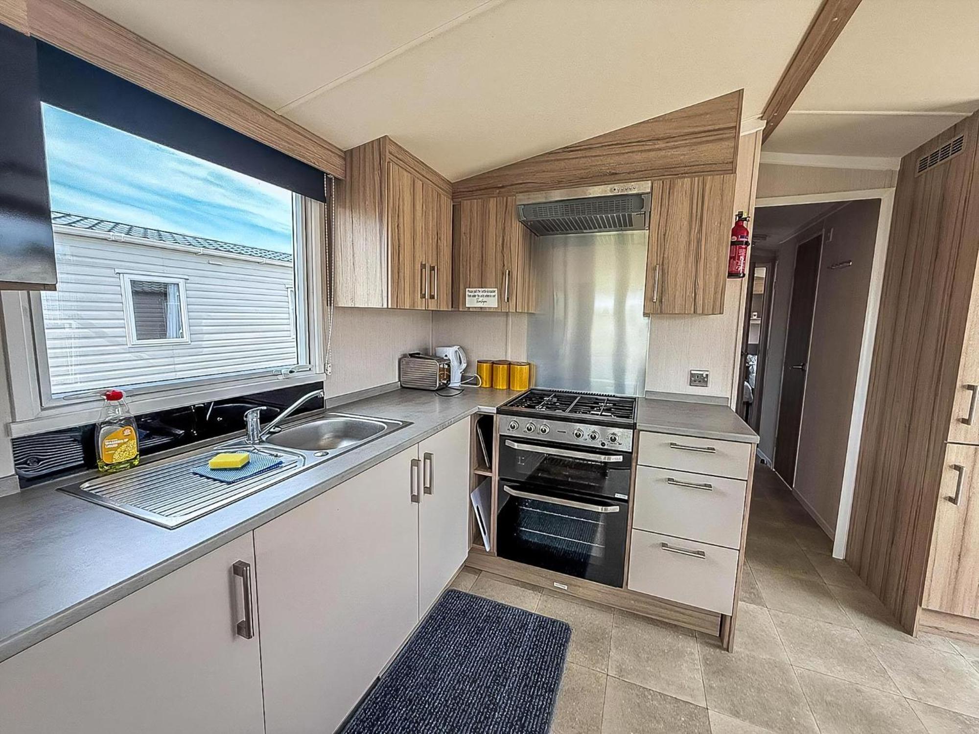 6 Berth Caravan With Decking At Sunnydale Holiday Park Ref 35243Kg لاوث المظهر الخارجي الصورة